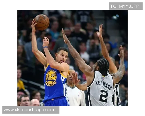 克莱空切未能命中半空篮引发争议疑似遭对手推搡不满摊手抗议